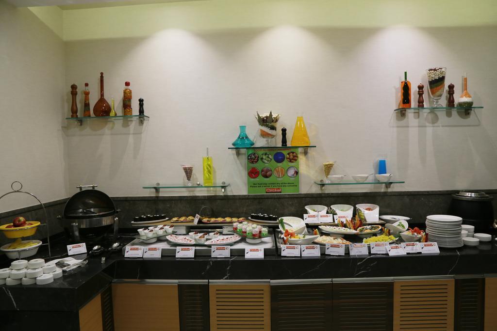 Fortune Park Galaxy, Vapi - Member Itc Hotels' Group Exteriör bild