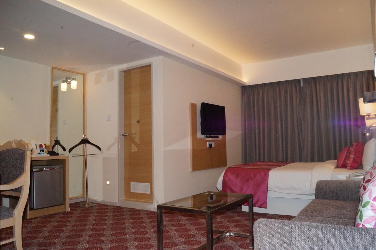 Fortune Park Galaxy, Vapi - Member Itc Hotels' Group Exteriör bild